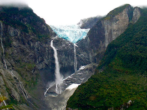Водопад Висячего Ледника в Чили фото 4