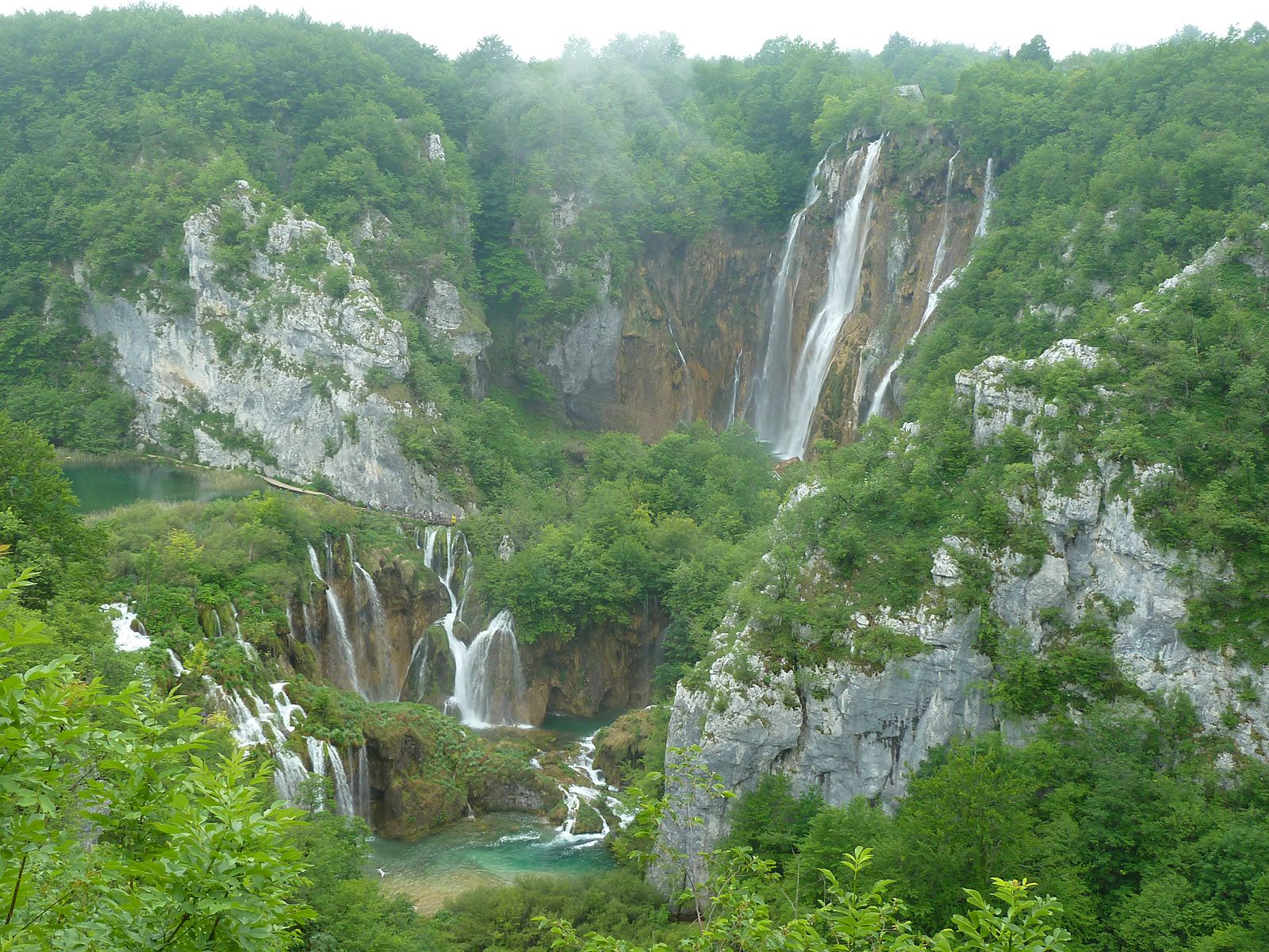 Водопад Саставци