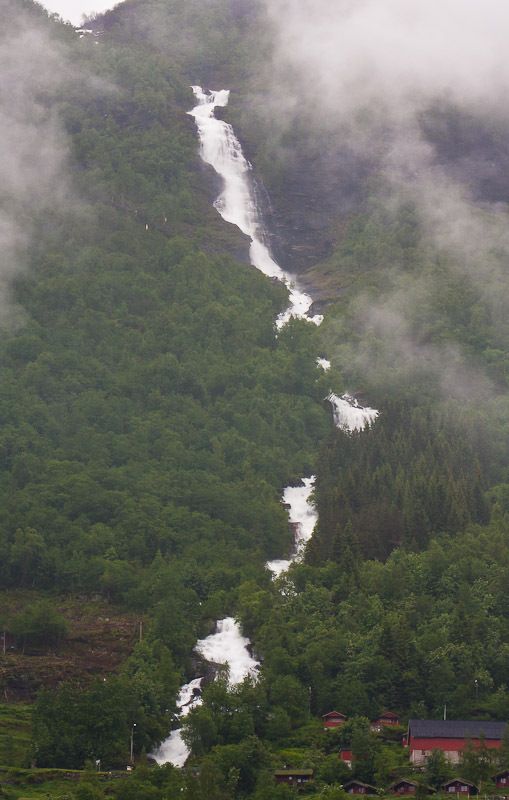 Водопад Гриндальсфоссен