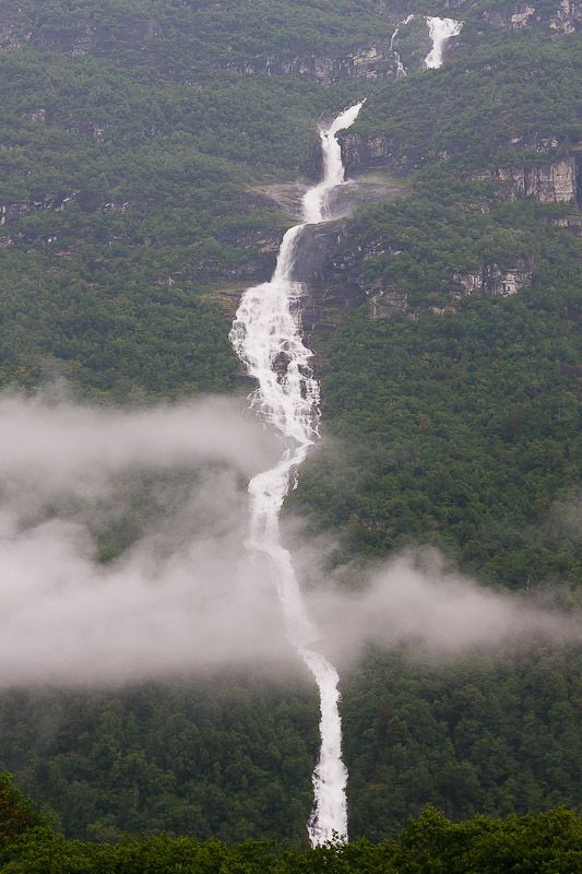 Водопад Скорга