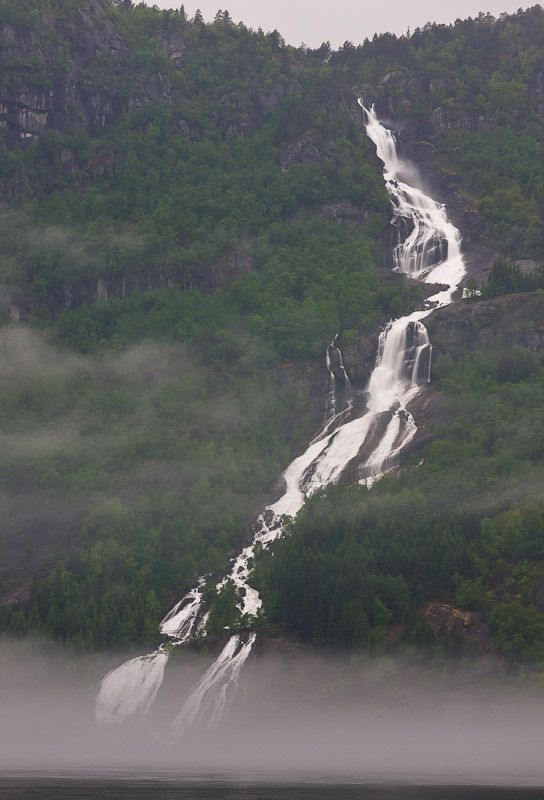 Водопад Штрондсфоссен
