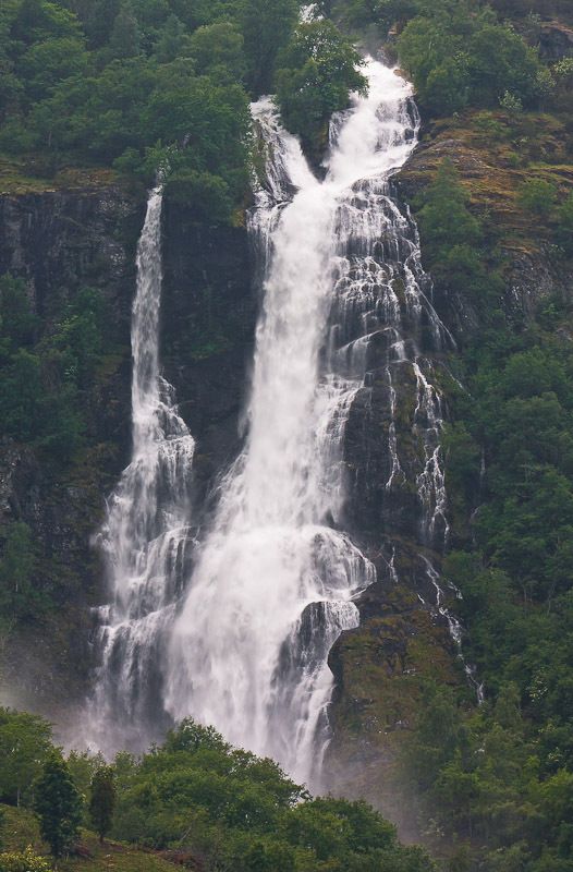 Водопад Бреккефоссен