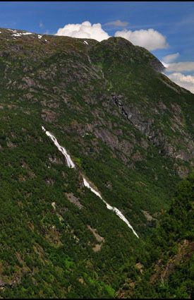 Водопад Штольсмарадальсфоссен