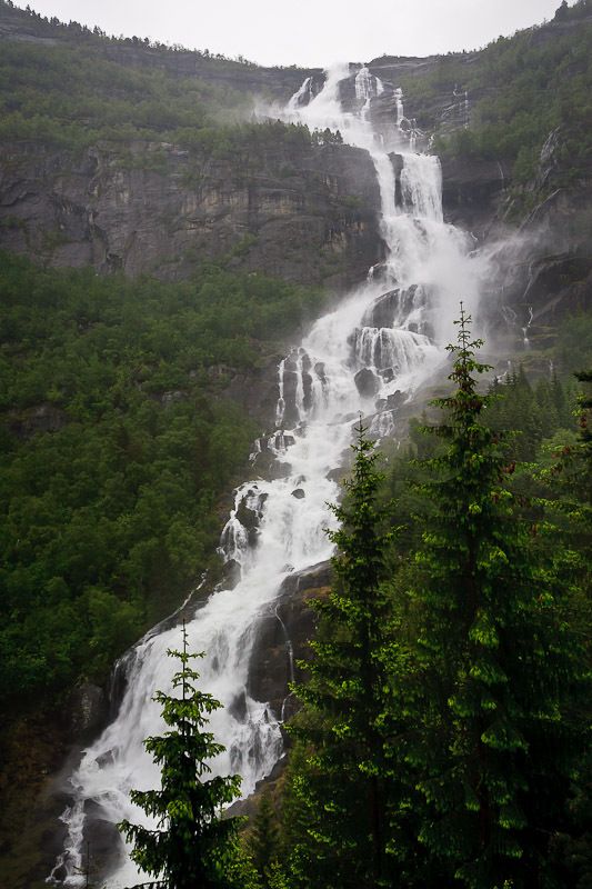 Водопад Тйорнадальсфоссен