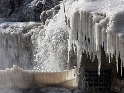 Китайский водопад Хукоу