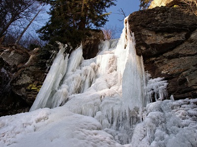 Крымский водопад зимой