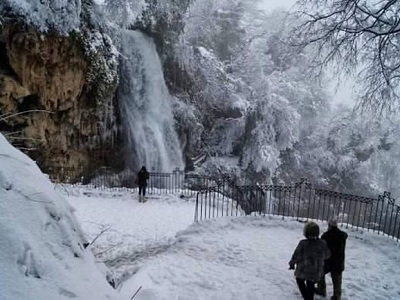 Замерзший водопад в Эдессе